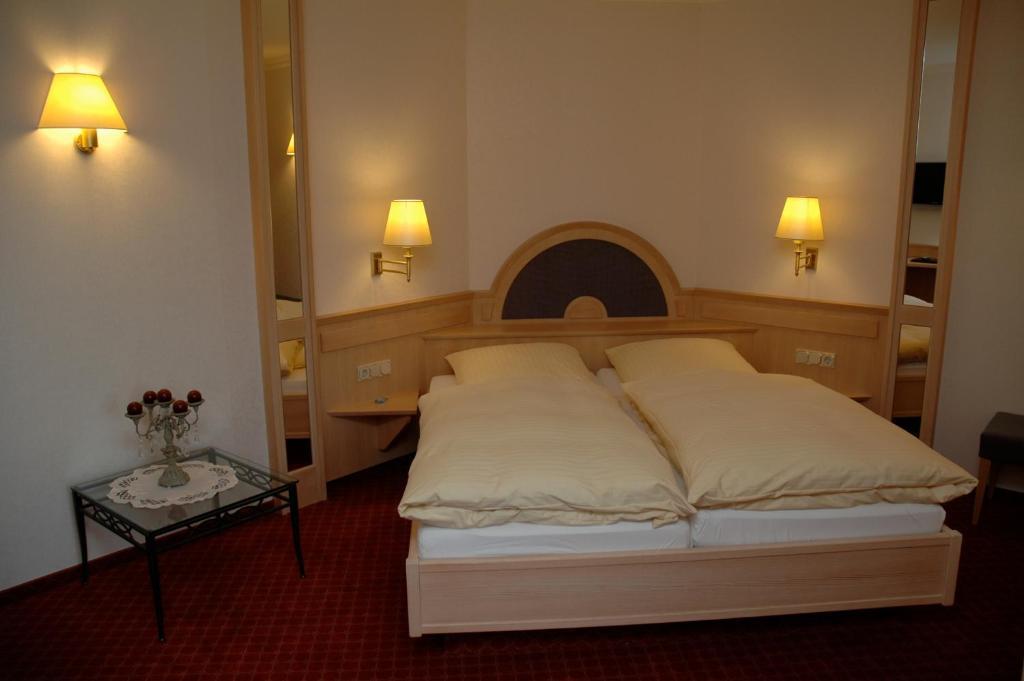Hotel Pfaffenhofen Schwabenheim an der Selz Szoba fotó